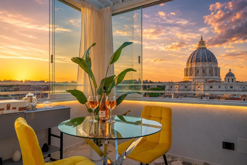 Day, View (from property/room), Balcony/Terrace, Dining area, City view