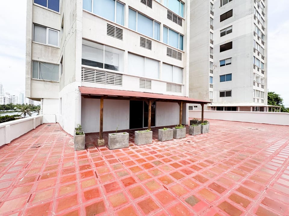 Off site, Balcony/Terrace