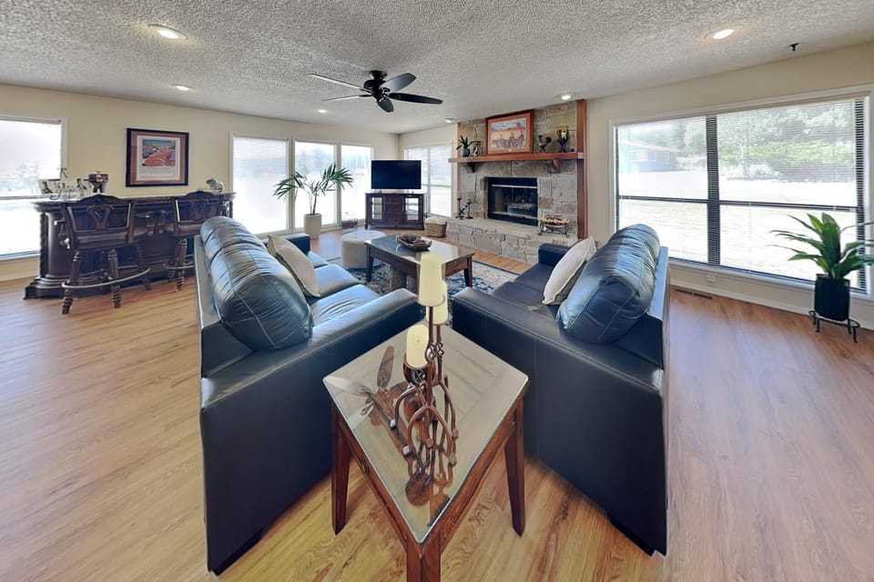TV and multimedia, Living room, fireplace, furniture