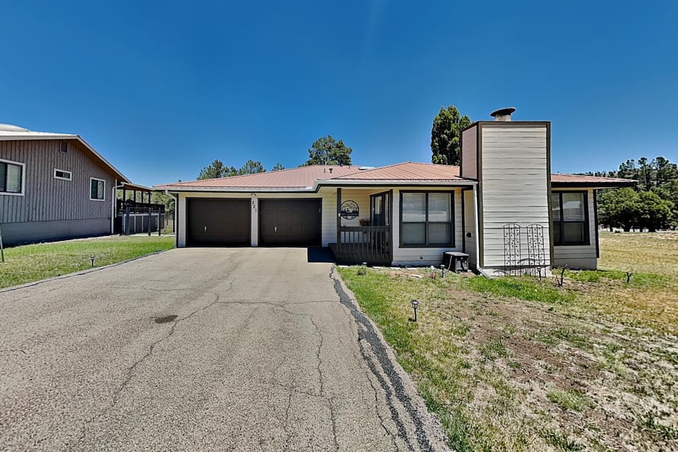 Property building, Facade/entrance, Neighbourhood, Parking