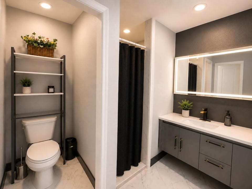 A Touch of Modern House in Lauderhill