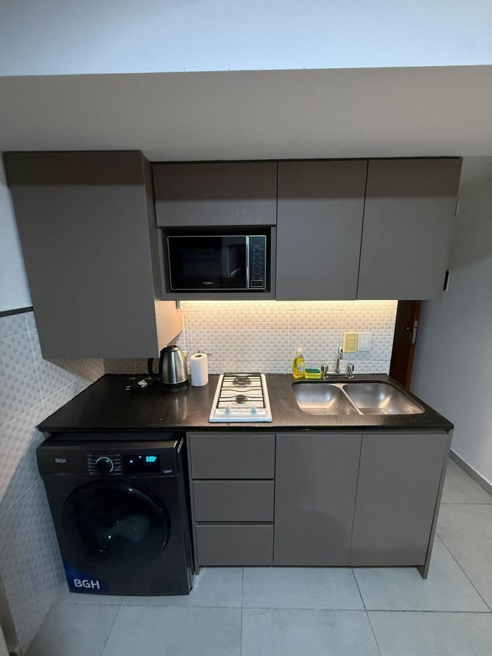Kitchen or kitchenette, oven, stove