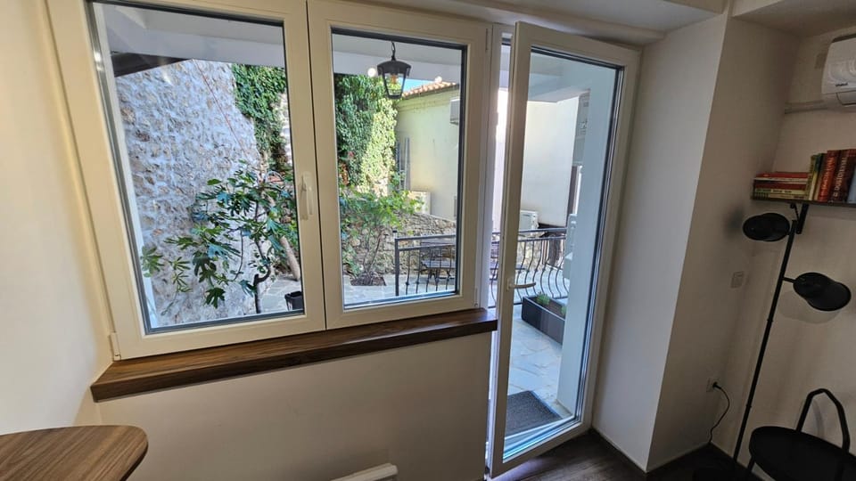View (from property/room), Balcony/Terrace