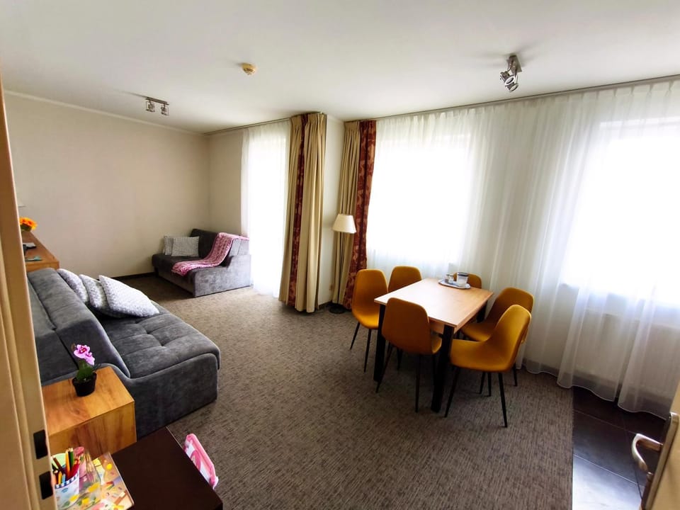 Living room, Seating area, Dining area