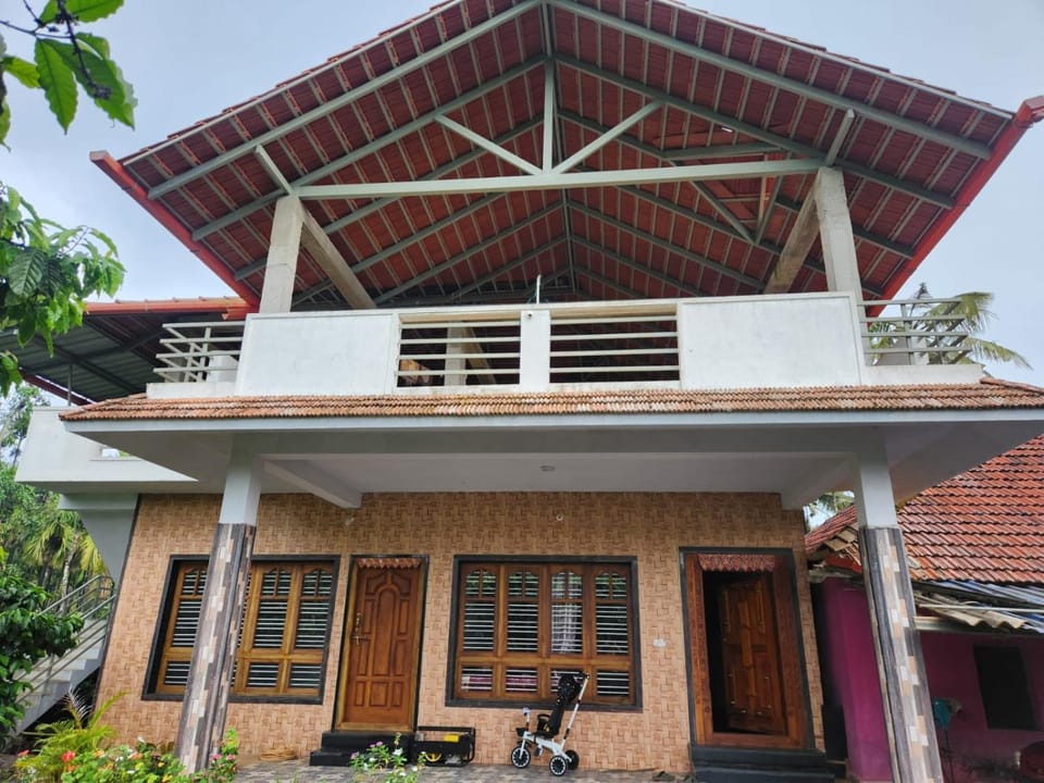 Shrunga Shreni Homestay - Near Bandaje trek and falls Vacation rental in Karnataka