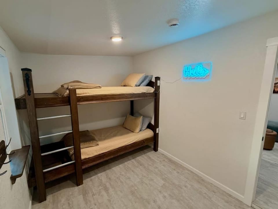 2 Room Suite with Kitchenette House in Grants Pass