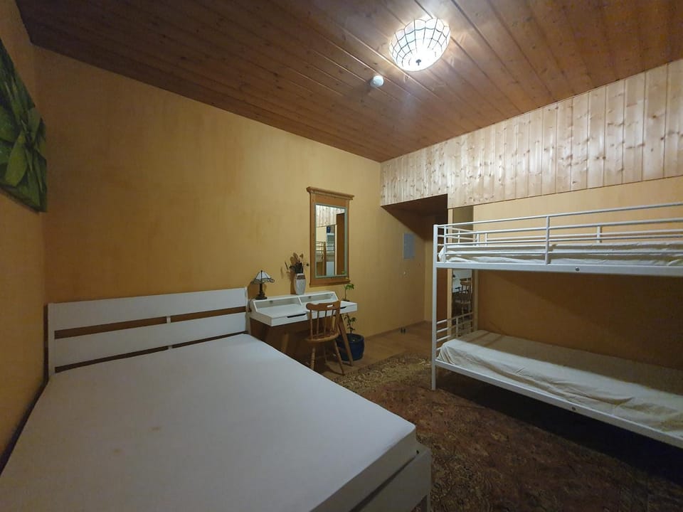 Sleep & Go - Vierbettzimmer mit Gemeinschaftsbad Bed and Breakfast in Sonthofen