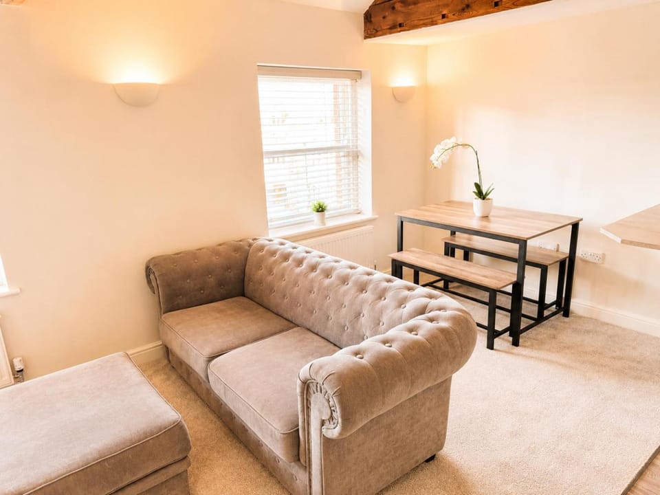 Living room, Photo of the whole room, Seating area
