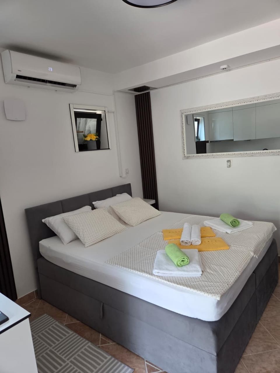 Bed, Bedroom, air conditioner