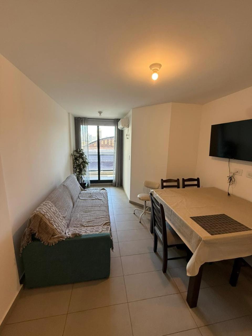 Communal lounge/ TV room, TV and multimedia, Seating area, Dining area, Evening entertainment