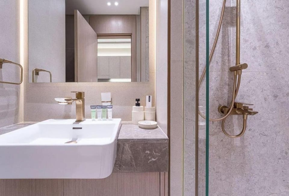 Boutique Studio With Pool, Gym And Fast WiFi Apartment in Dubai