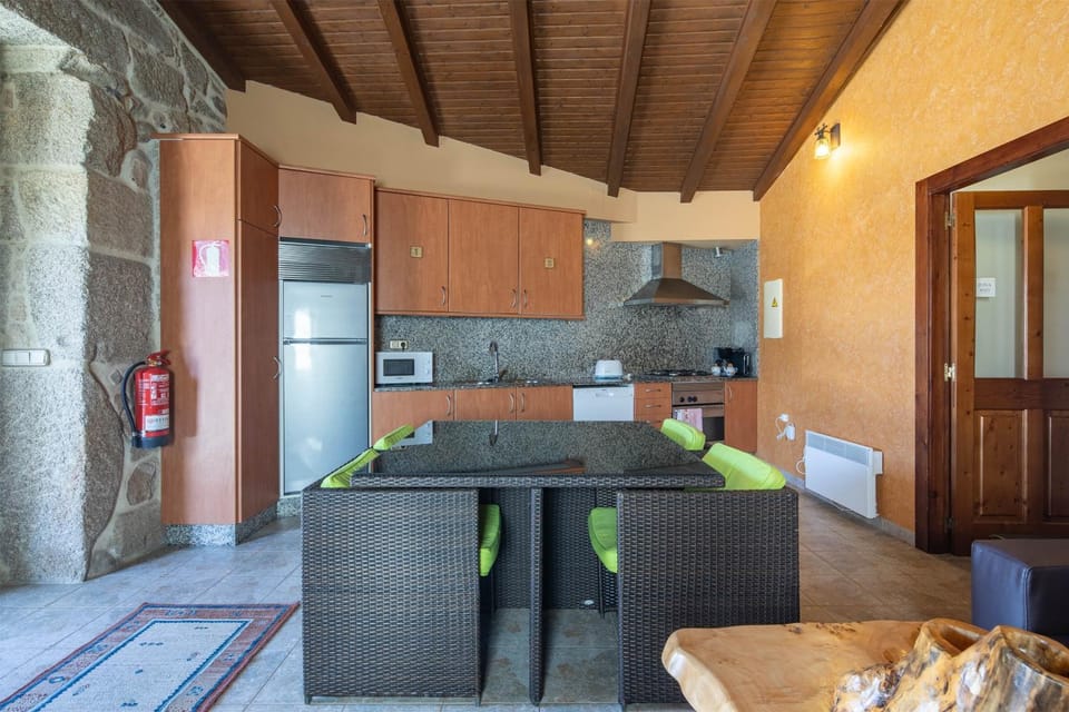 Property building, Kitchen or kitchenette, Living room