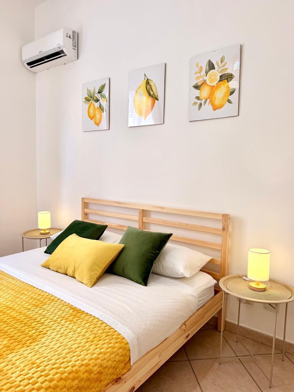 Bedroom, air conditioner