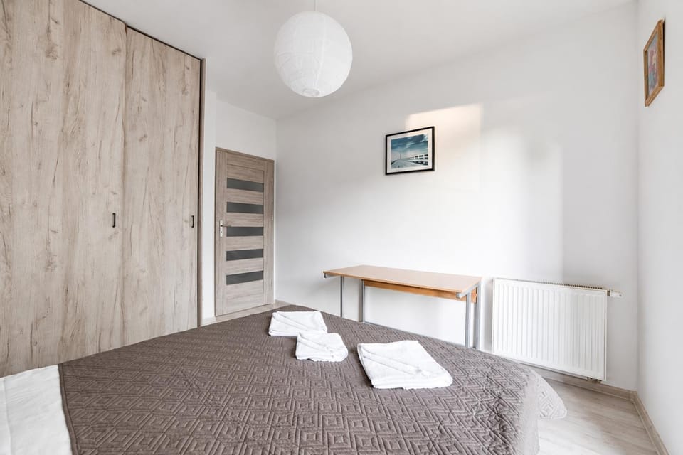 Bed, Photo of the whole room, Bedroom, towels, wardrobe