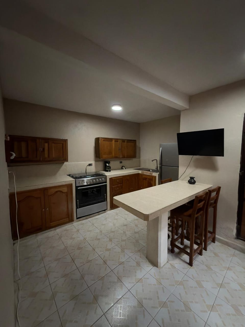 Kitchen or kitchenette, oven
