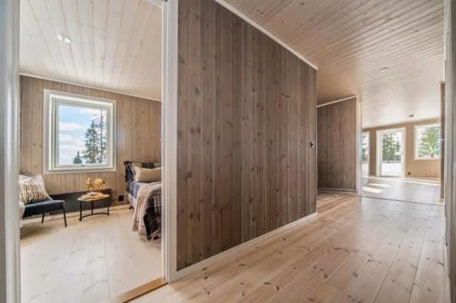 Ny hytte nära Bittermarka, vandring och cykling, hundar välkomna! House in Innlandet