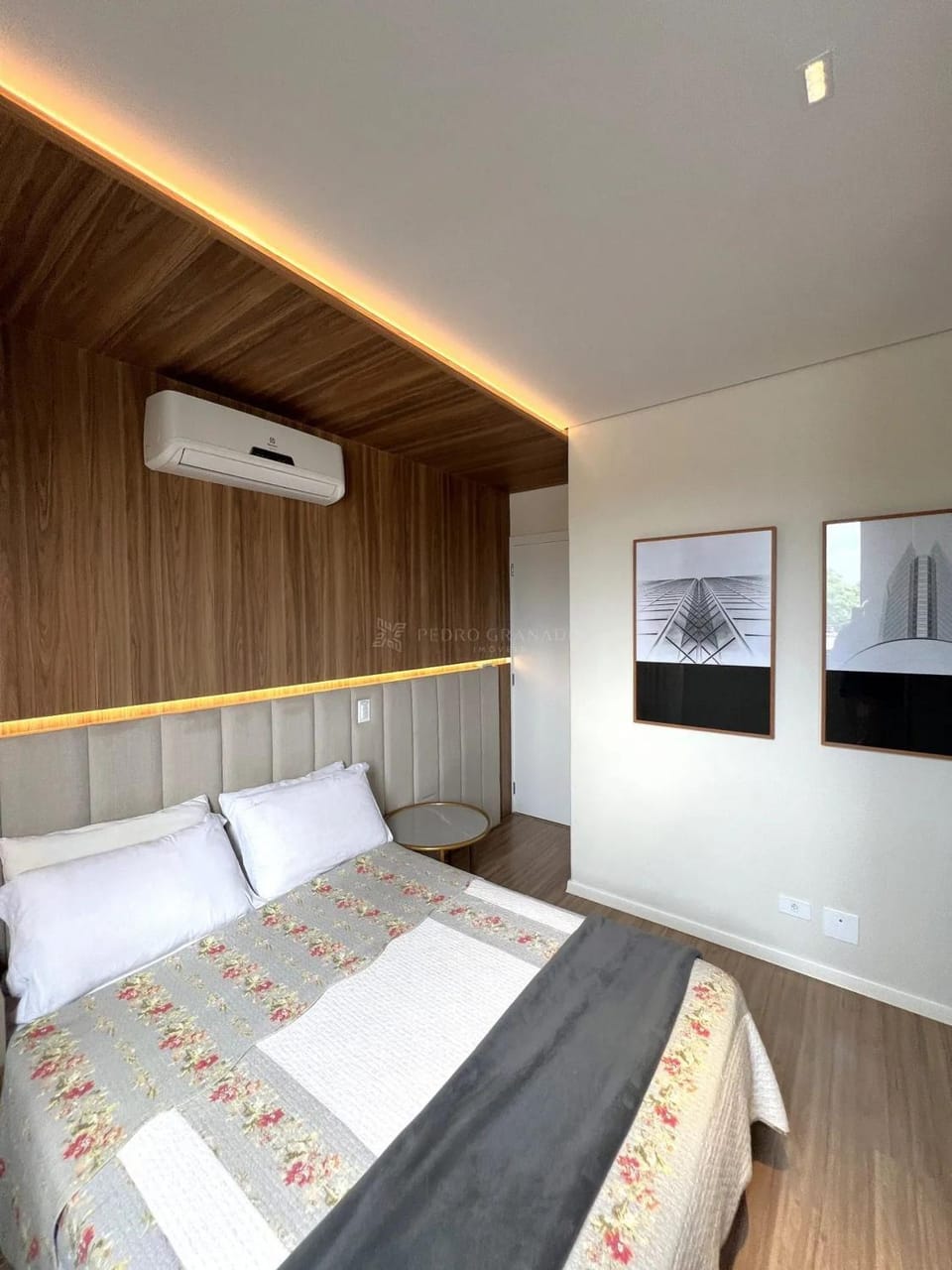 Ap 204 FG c/ 2 Qts, sacada, garagem e A/C Apartment in Maringá