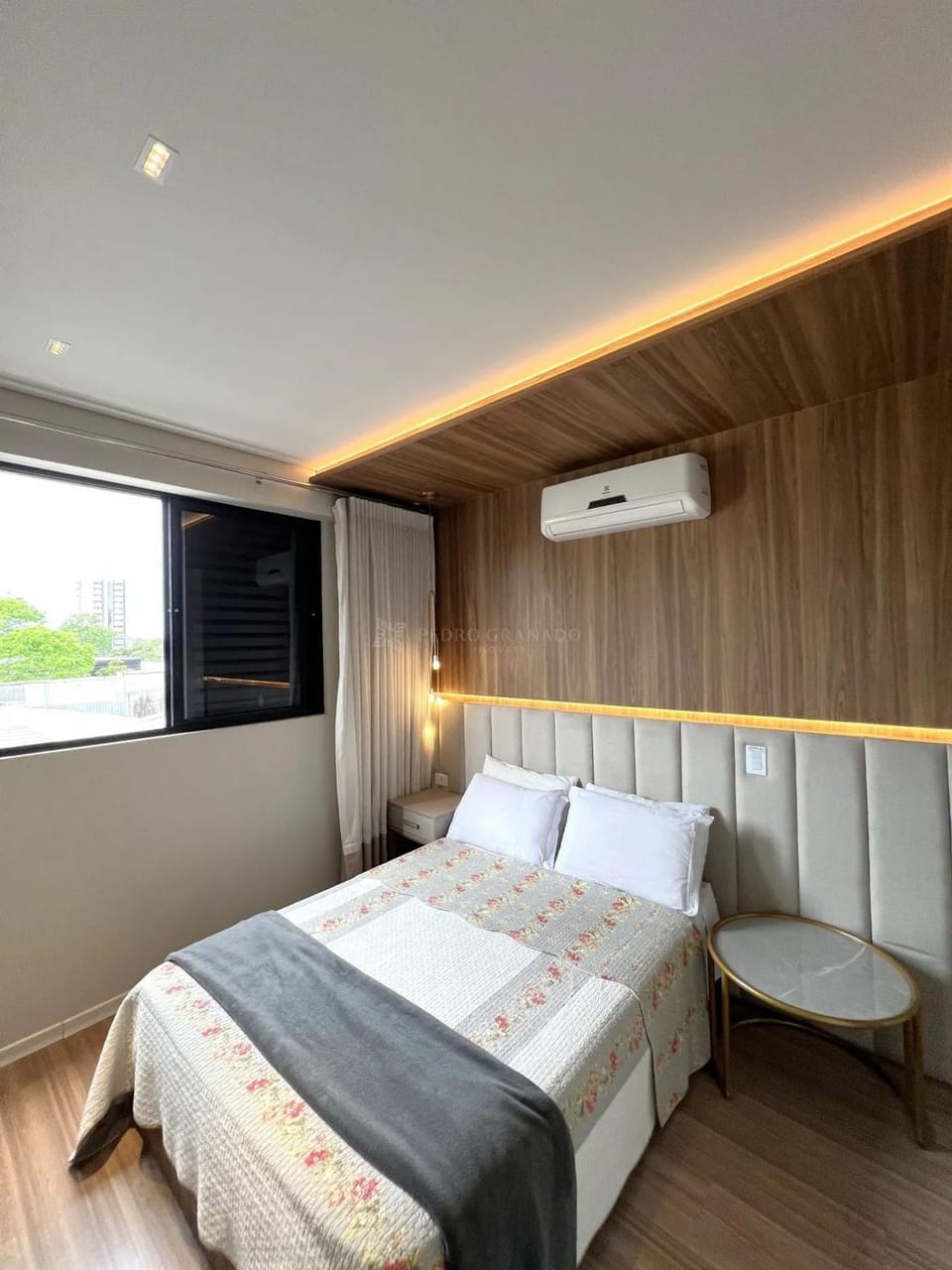 Ap 204 FG c/ 2 Qts, sacada, garagem e A/C Apartment in Maringá