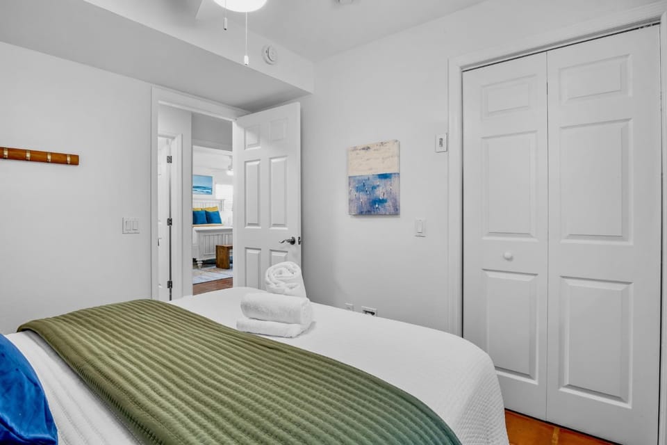 Midnight Gulf Resort House in Bradenton Beach