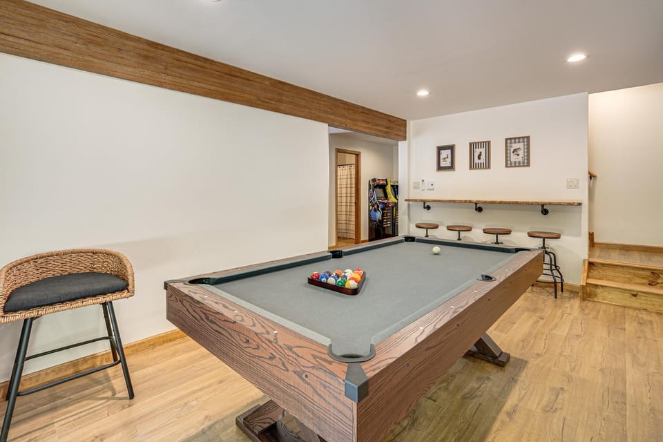 1 Mi to Beach! Home w/ Game Room in Albrightsville House in Tunkhannock Township