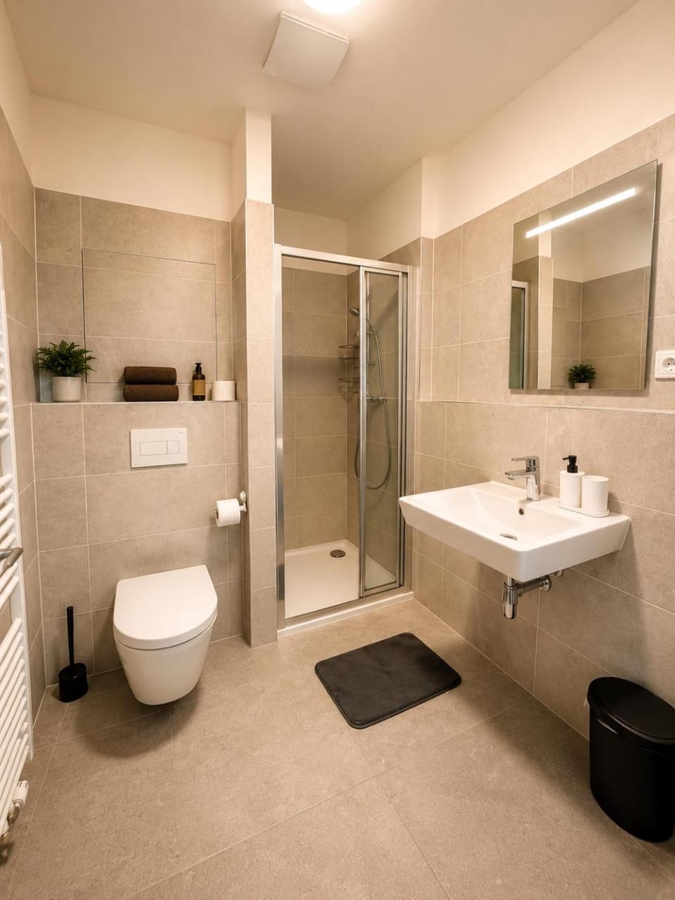 Shower, Toilet, Bathroom, towels
