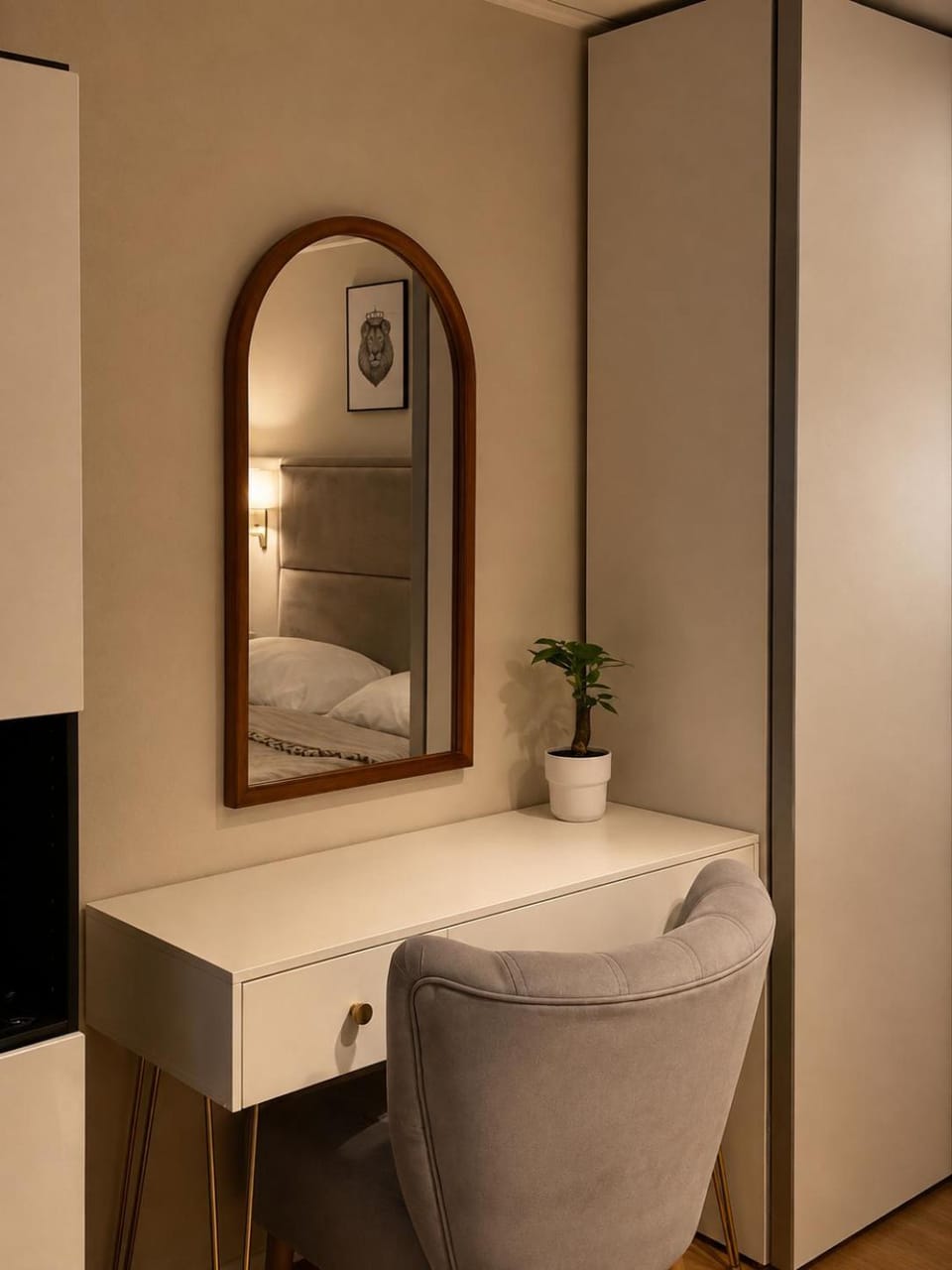 Night, Photo of the whole room