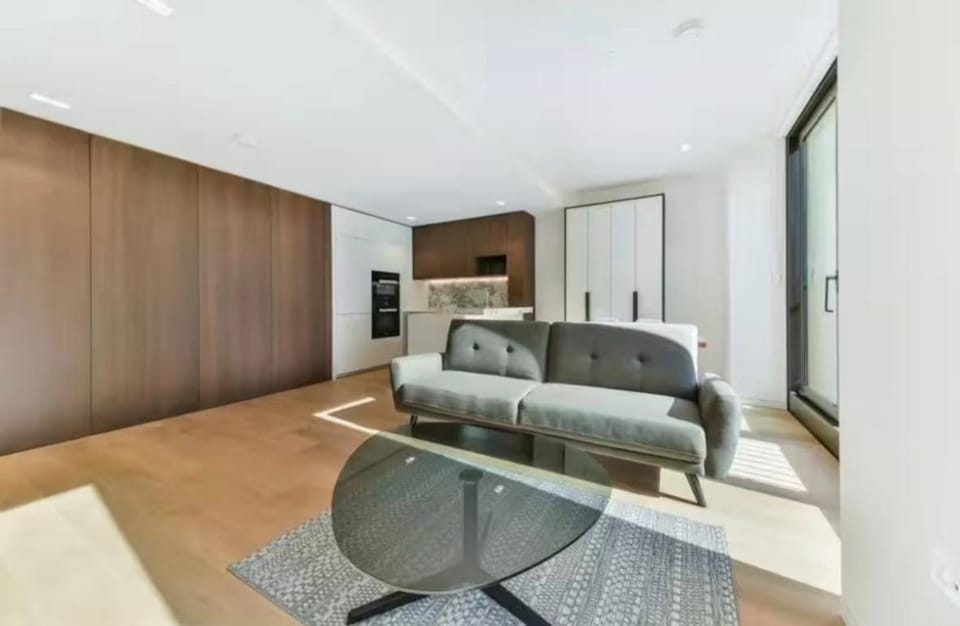 Large 1 bed london eye waterloo Apartment in City of Westminster