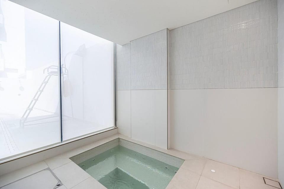 Boutique Luxury 2BR With Swimming Pool & Spa Apartment in Dubai