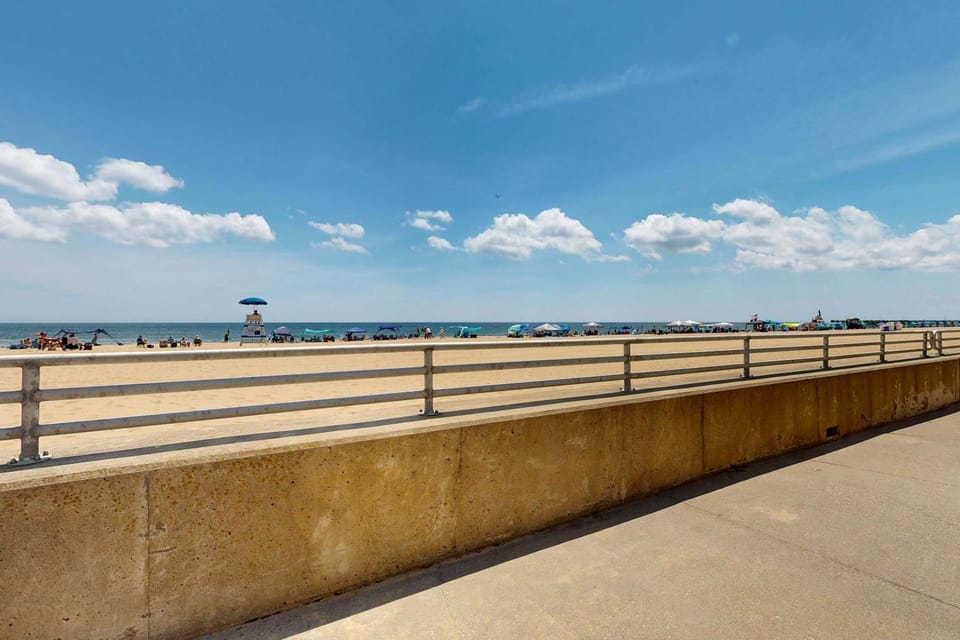 Bayside Condo Steps to Beach with Resort Pools House in Sandbridge