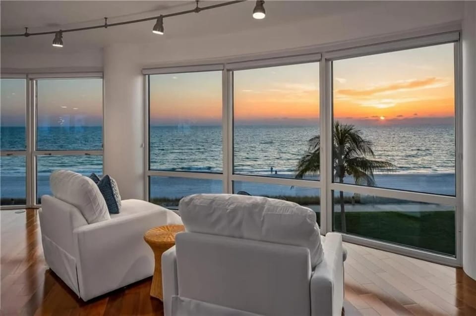 Mahogany Shores Heaven Apartment in Naples