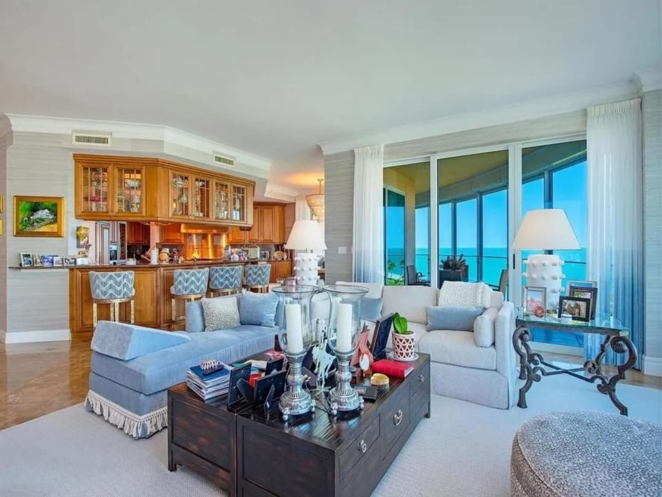 Beachfront Elegance Escape Apartment in Naples