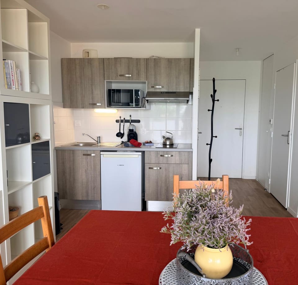 Property building, Kitchen or kitchenette, stove, stove, kitchen, kitchen