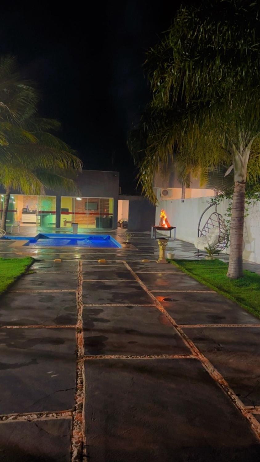 Casa com Piscina Quente Hidromassagem, Roupa de Cama Incluso Aceitamos Pet PARCELAMOS ATÉ 12x no Cartão De Crédito Sem Juros House in State of Goiás