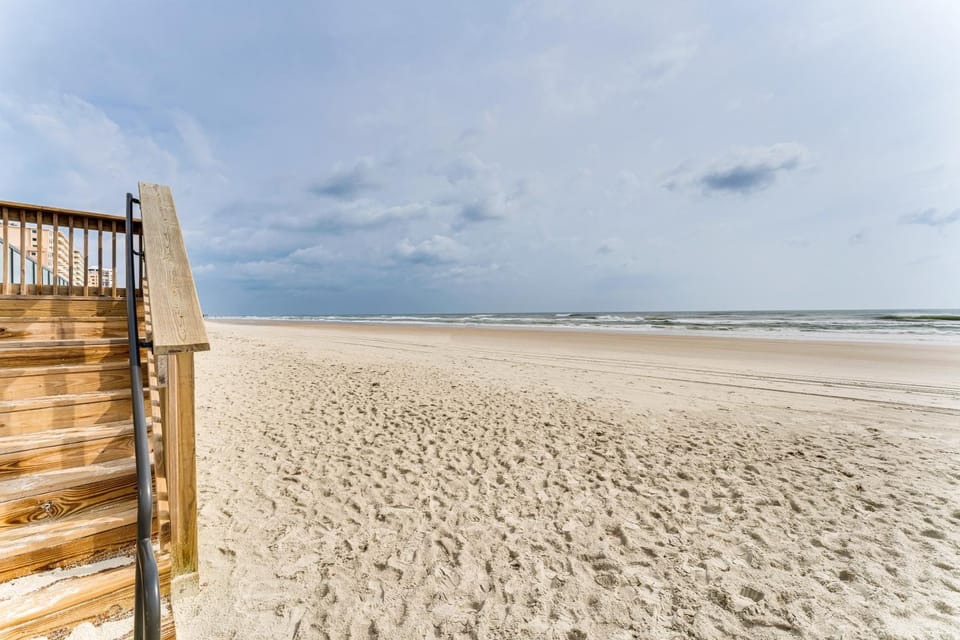 DBS Oceanfront: Intracoastal View, All Amenities House in Daytona Beach Shores