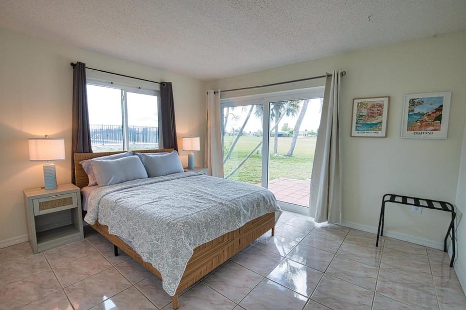 Tranquil Fairway Retreat w Private Pool Perfect for Golf Trips and Family Getaway House in Rotonda West