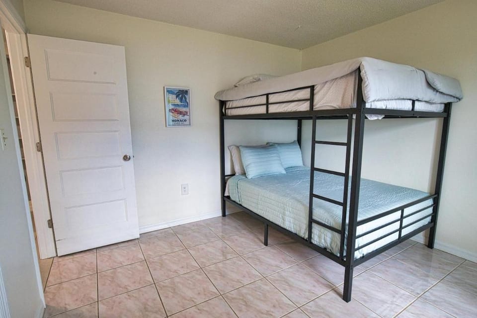 Tranquil Fairway Retreat w Private Pool Perfect for Golf Trips and Family Getaway House in Rotonda West