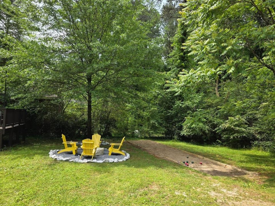 Beautiful Den 4Bd 4Bth Perfect for Longer Stays House in Atlanta