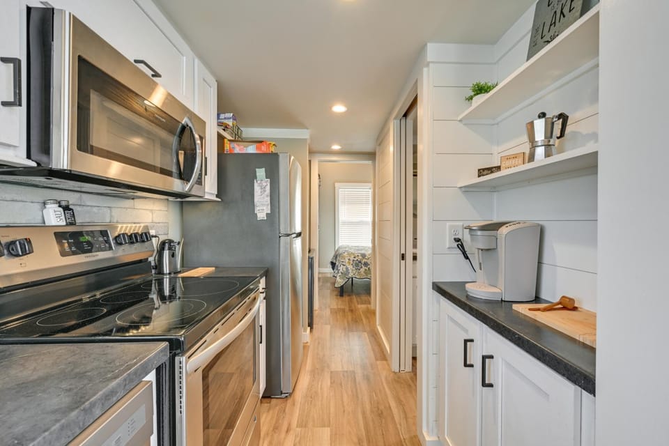 Pool + Fishing Dock Access! Lake Norman Getaway House in Lake Norman