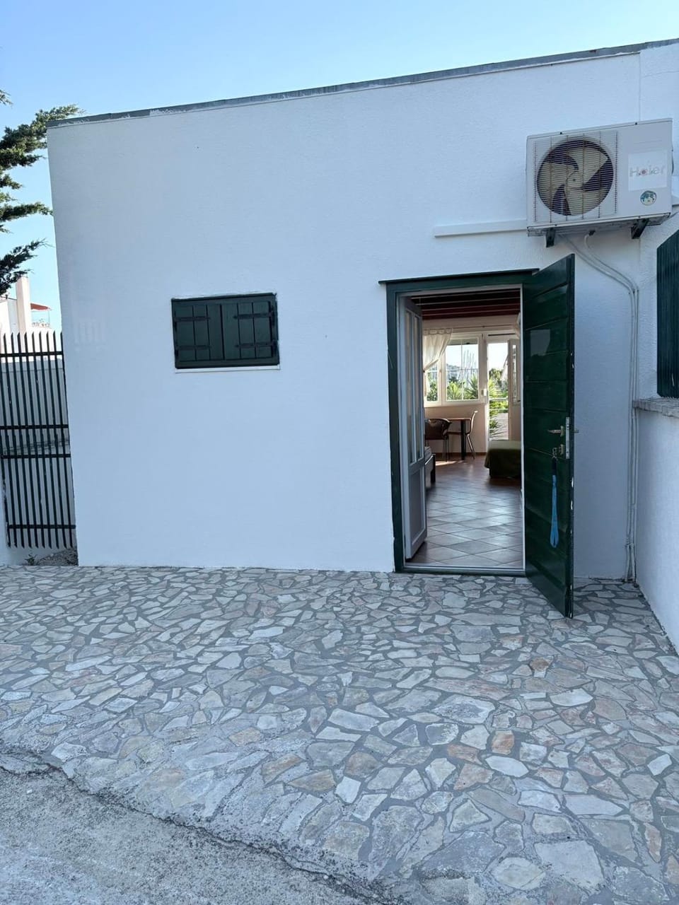 Property building, Facade/entrance