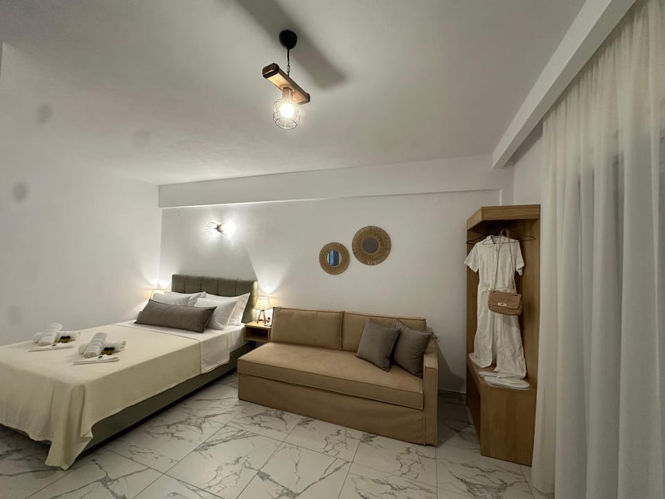 Bed, Seating area
