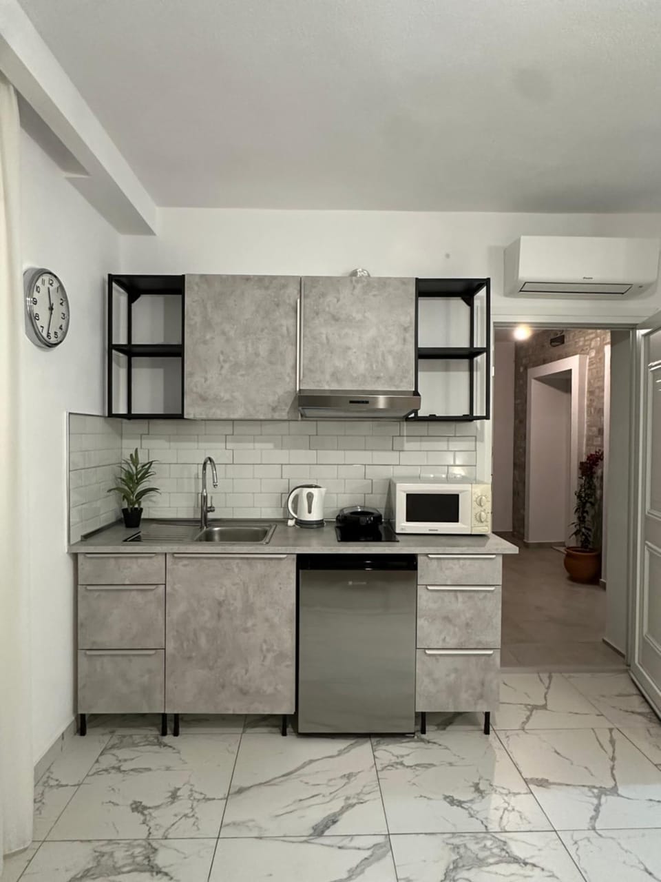 Coffee/tea facilities, Kitchen or kitchenette