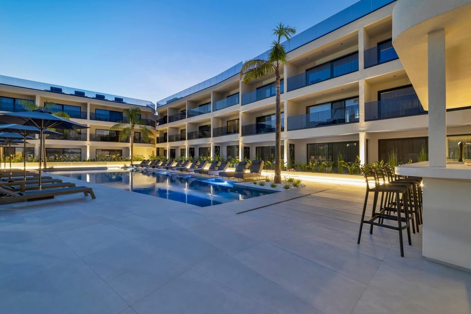 Pool view, Swimming pool, Swimming pool