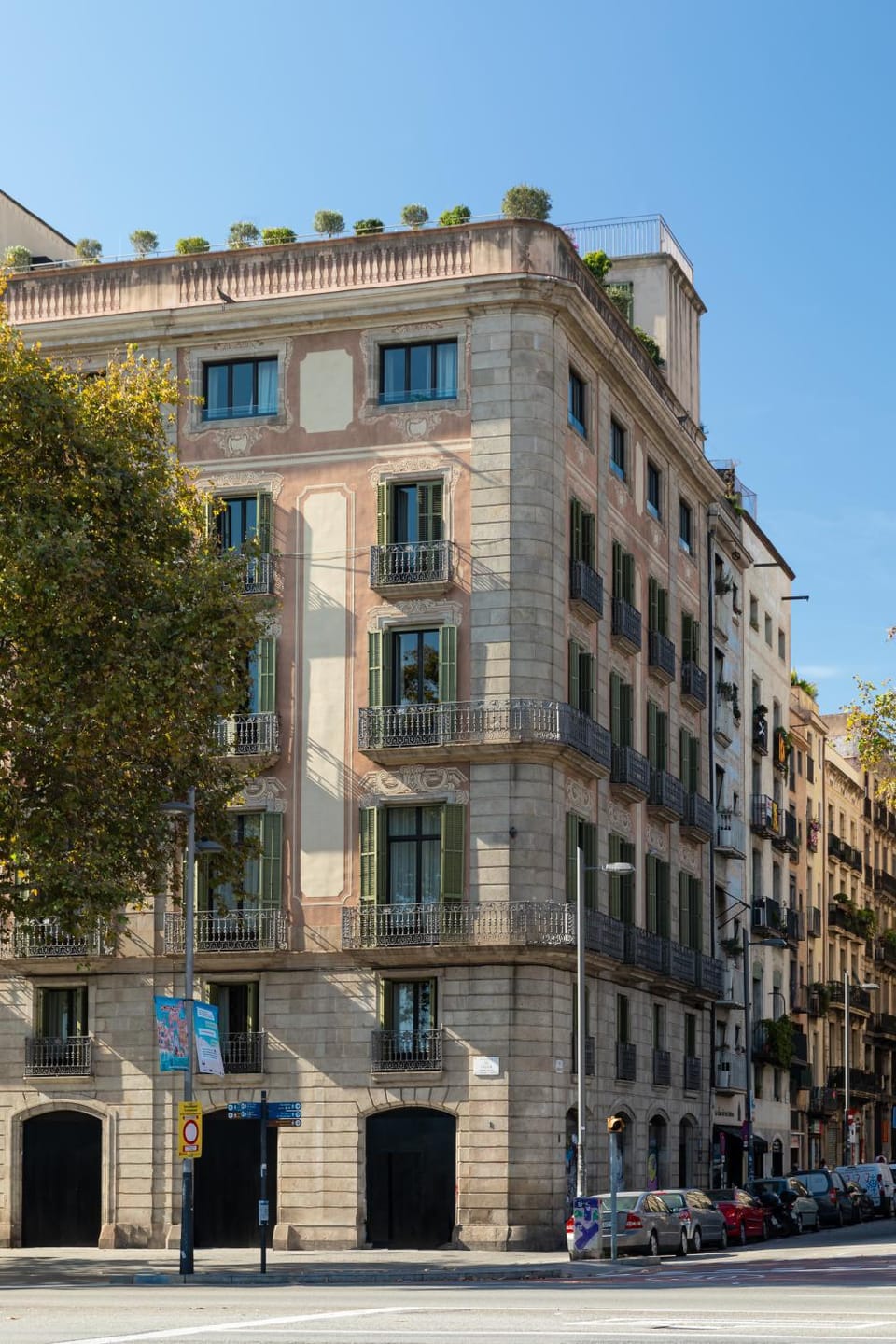 Facade/entrance