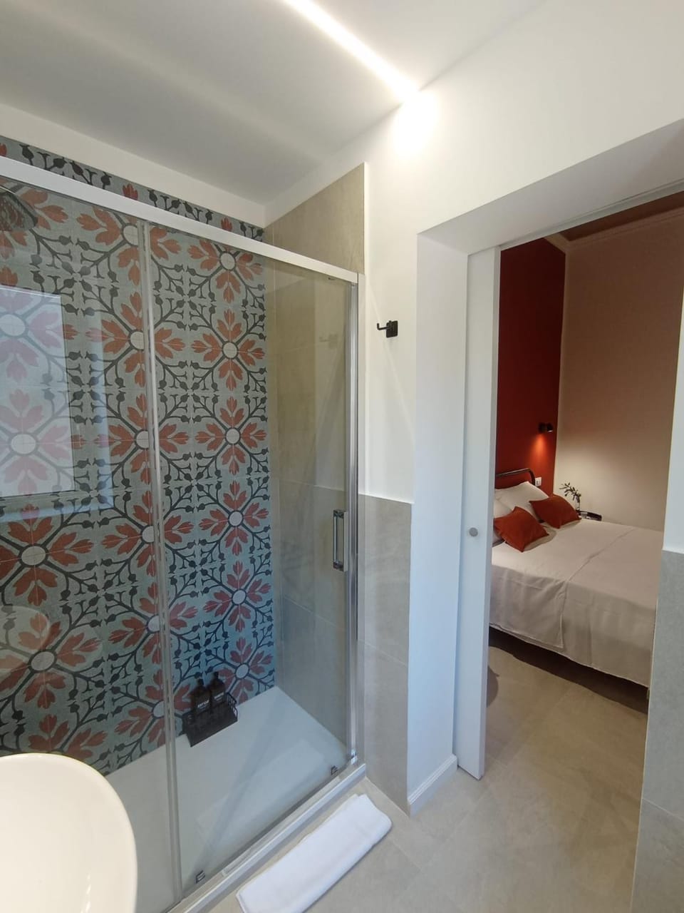 Shower, Bathroom, towels
