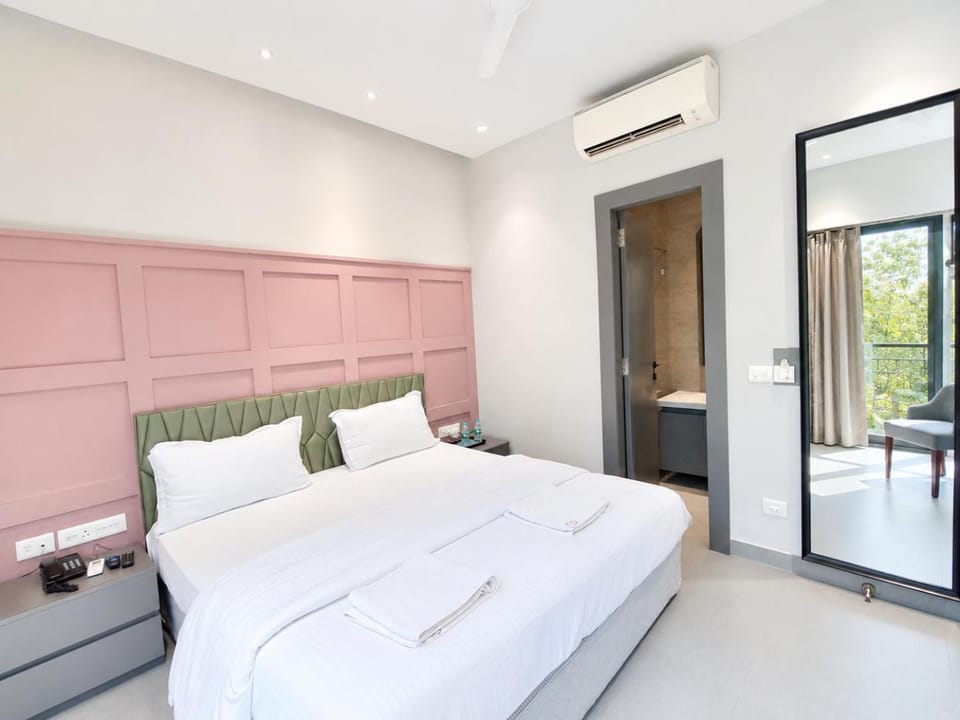 Braj Raj Regency - The Bay Suites Hotel in Kolkata
