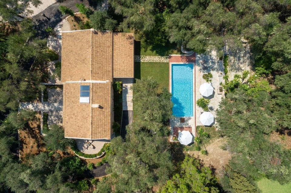 Property building, Bird's eye view, Garden, Pool view