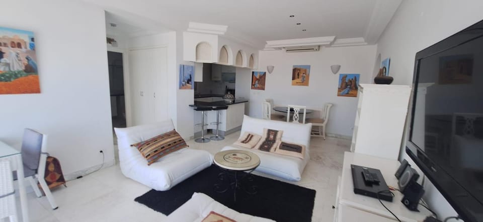 Living room, air conditioner