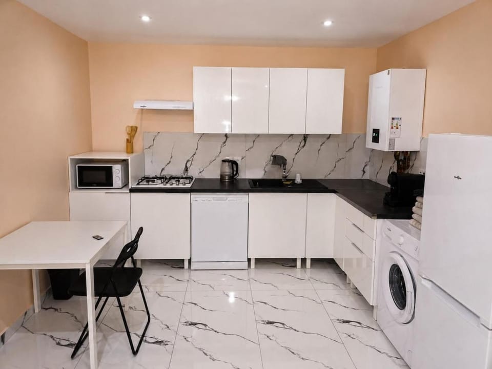 Modern apartment Free parking Wifi Apartment in Bourgoin-Jallieu