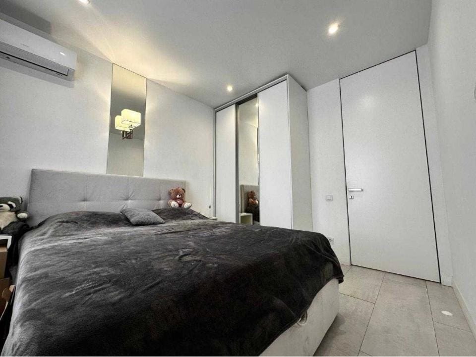 Білі апартаменти Apartment in Dnipro