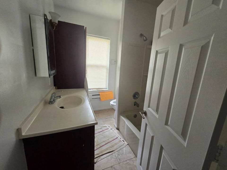 Charming 6 Bed 3Bath home near Philadelphia House in Philadelphia
